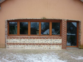 mur brique et silex